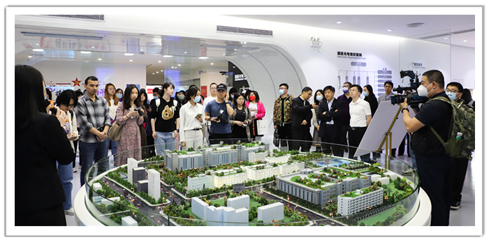 “未來已來·高質(zhì)量發(fā)展看廣東”網(wǎng)絡(luò)主題活動(dòng)走進(jìn)國星光電.png